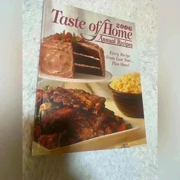 2006 Taste of Home Annual Recipes - Picture 1 of 7